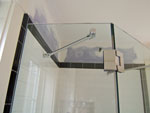 Support bars on a neo angle shower